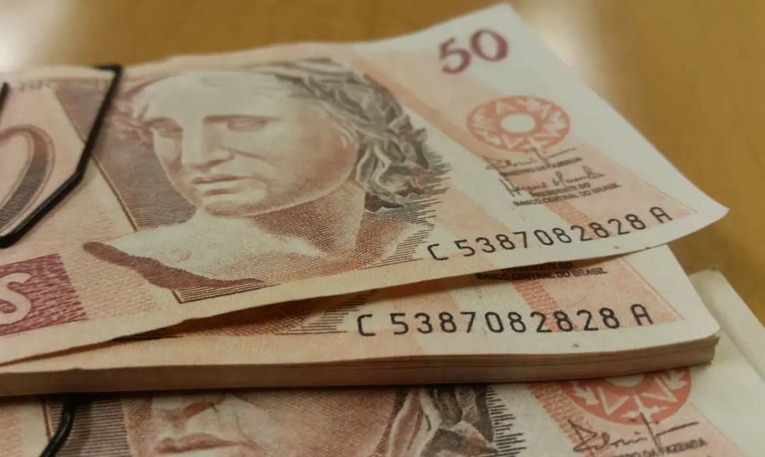 Dívida pública sobe 1,9% em abril e encosta em R$ 8,8 trilhões