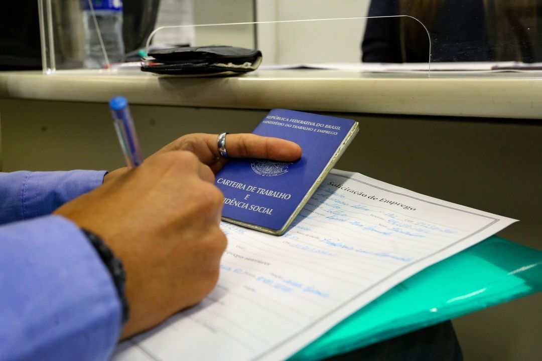 Mercado de trabalho gera 85,8 mil postos em abril
