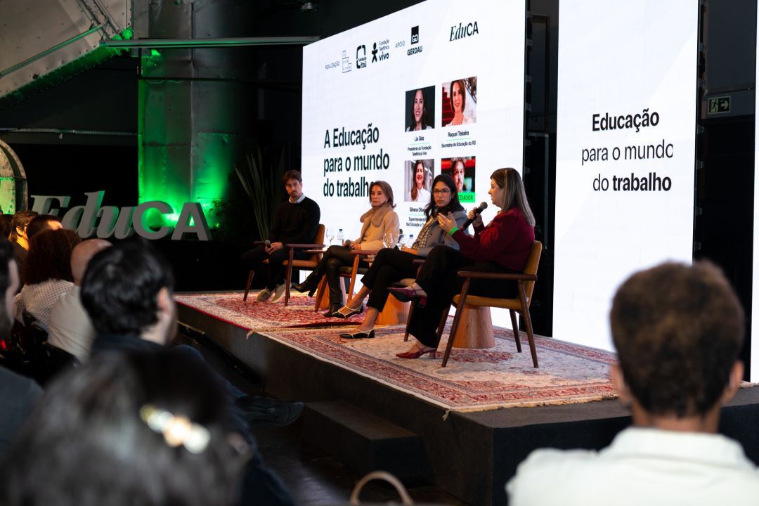 Educação para o mercado de trabalho é discutida em fórum no Instituto Caldeira