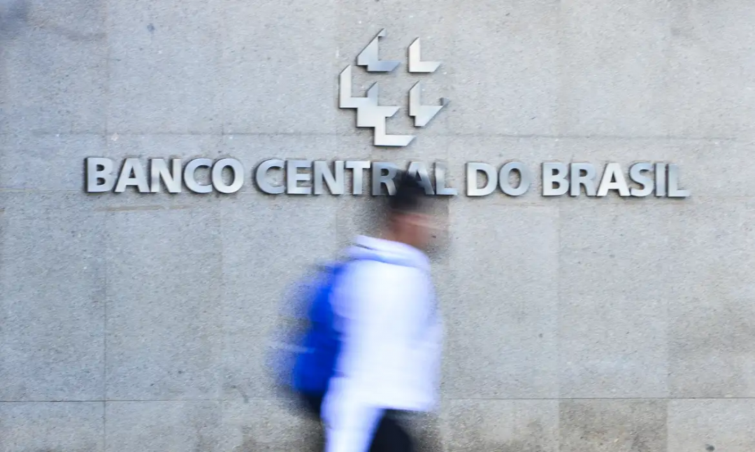 Déficit em contas externas foi R$ 3,2 bilhões no mês de maio