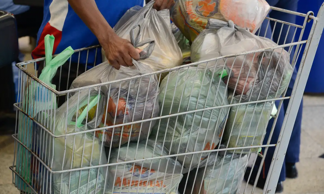 Consumo das famílias brasileiras cresce em maio
